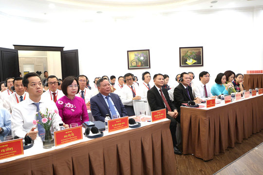 Thành ủy Hà Nội khai giảng lớp đào tạo, bồi dưỡng cho cán bộ Thủ đô Viêng Chăn (Lào)