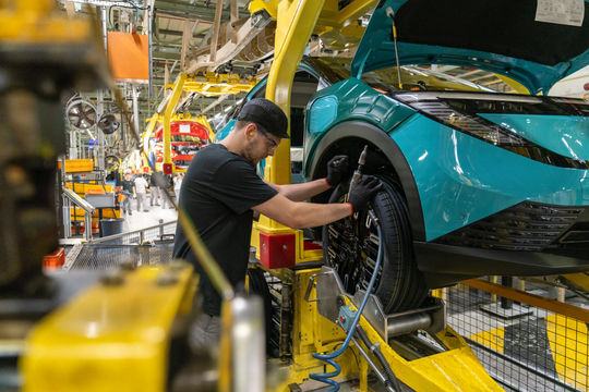 Rào cản "Made in Europe" thách thức ngành ô tô Anh