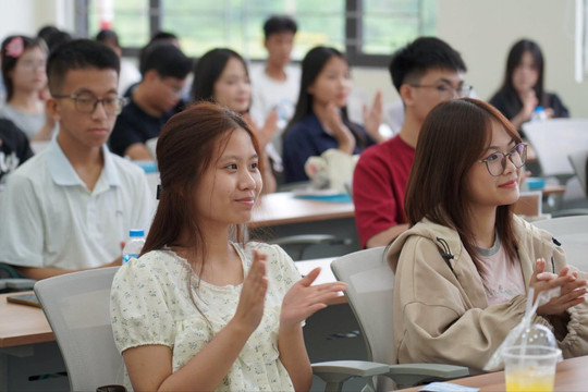 Công bố mức điểm xét hưởng học bổng Chính phủ