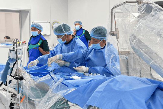 Cứu sống hai ca nhồi máu cơ tim trong chưa đầy 24 giờ ngay tại Phú Quốc