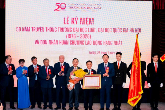Trường Đại học Luật, Đại học Quốc gia Hà Nội đón nhận Huân chương Lao động hạng Nhất