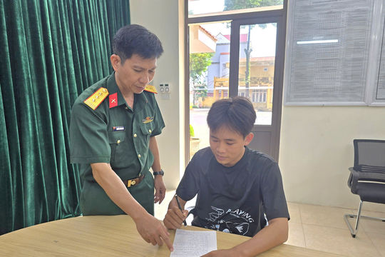 Những lá đơn tình nguyện nhập ngũ từ Thượng Cát