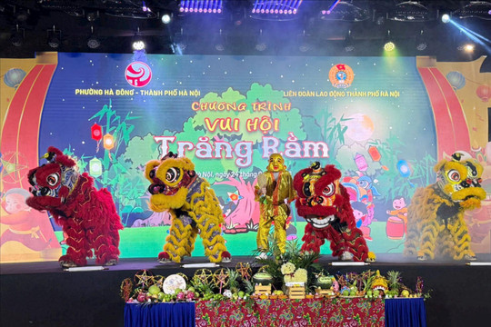 Công đoàn Thủ đô chăm lo Tết Trung thu cho con của người lao động