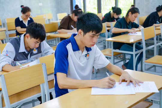 Kiến thức THPT trong chương trình trung học nghề có định hướng nghề nghiệp