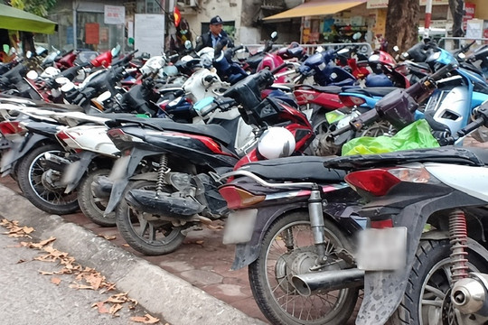 Gửi xe tại bãi không phép: Mất xe, ai chịu trách nhiệm bồi thường?