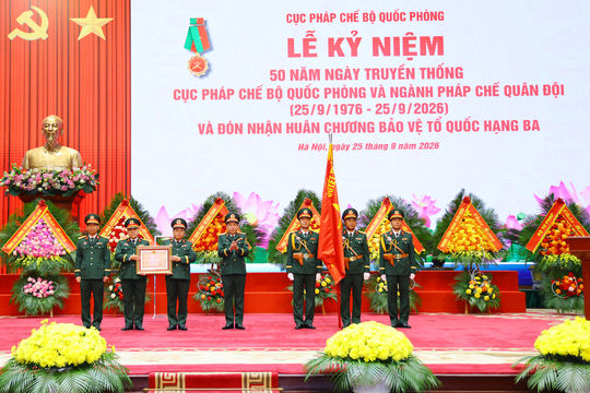 Cục Pháp chế Bộ Quốc phòng đón nhận Huân chương Bảo vệ Tổ quốc hạng Ba