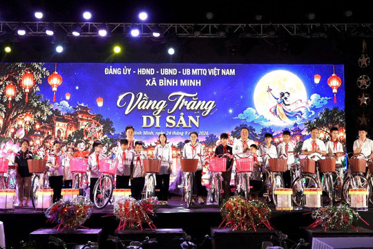 Bình Minh rộn ràng Đêm hội Trăng rằm “Vầng trăng Di sản”
