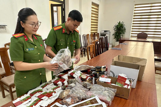 Lời cảnh báo từ ma trận “bác sĩ online” và “thuốc gia truyền”
