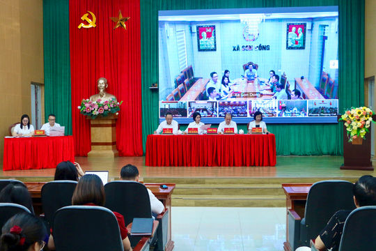 Cử tri kiến nghị hoàn thiện chế độ chính sách đối với cán bộ cơ sở