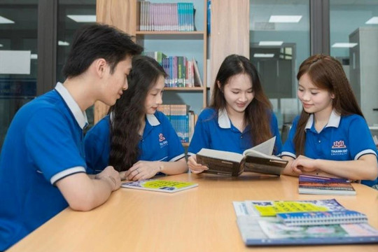 Nâng trần hạn mức hay đầu tư vào con người