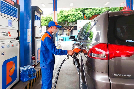 Giá xăng dầu leo thang gây sức ép cho tăng trưởng
