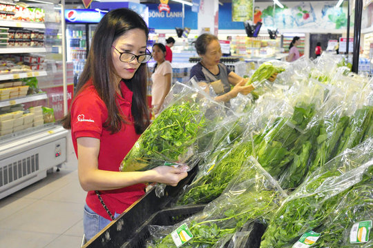 Tìm lời giải cho “bài toán” đưa hàng vào siêu thị tiêu thụ bền vững