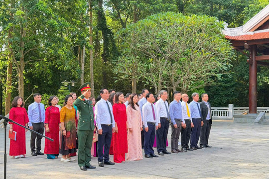 Đảng ủy Doanh nghiệp phường Hoàn Kiếm tổ chức nhiều hoạt động ý nghĩa chào mừng Ngày Doanh nhân Việt Nam