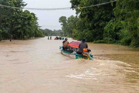 Hơn 2.900 hộ gia đình ở Campuchia phải sơ tán vì lũ lụt