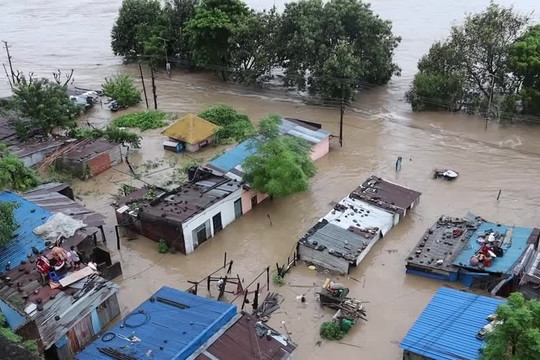 Mưa lũ gây thiệt hại nặng tại Thái Lan, Nepal và Ấn Độ