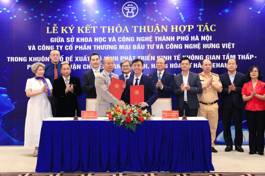 Ký thoả thuận hợp tác thử nghiệm “taxi bay” tại Hà Nội