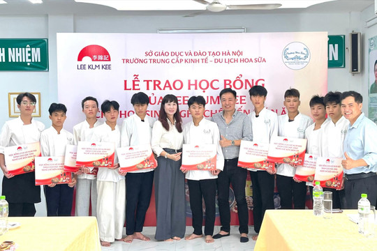Học bổng tiếp sức học sinh Trường Trung cấp Kinh tế - Du lịch Hoa Sữa theo nghề bếp