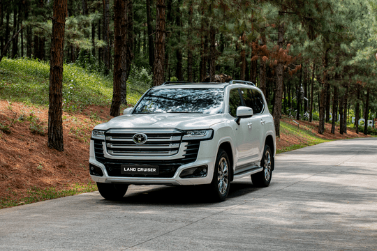 FJ chưa hạ nhiệt, Land Cruiser 300 HEV tiếp tục tạo sức nóng