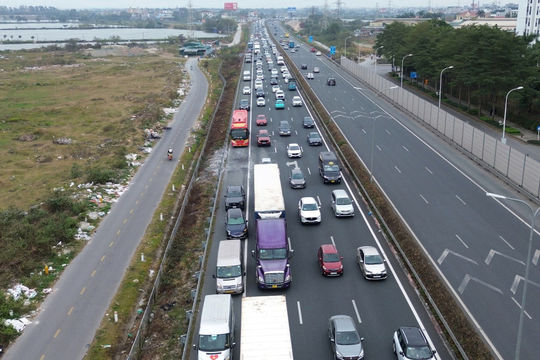 Rà soát, xác định vị trí cao tốc xử phạt vi phạm khoảng cách