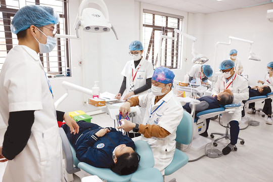 Mở rộng chính sách an sinh, chăm lo sức khỏe người dân Thủ đô