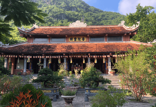 Hồng Sơn lan tỏa giá trị di sản chùa Cao qua livestream