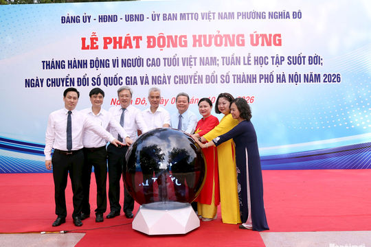 Nghĩa Đô chăm lo người cao tuổi gắn với học tập suốt đời và chuyển đổi số