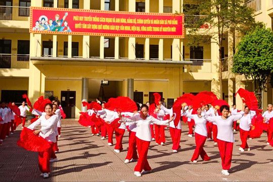 Hội người cao tuổi xã Phù Đổng nhiều hoạt động thiết thực, chăm lo cho hội viên