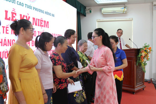 Phường Hồng Hà chăm lo, phát huy vai trò người cao tuổi