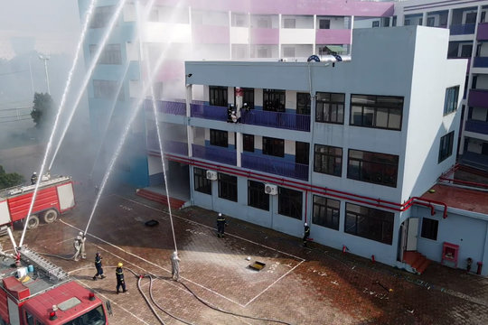 Phường Dương Nội diễn tập phương án chữa cháy, cứu nạn cứu hộ tại trường học