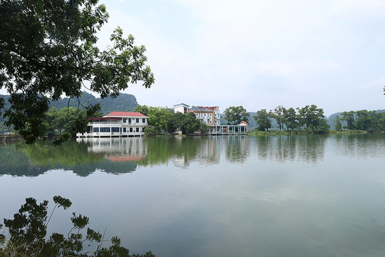 Hướng đi mới phát triển du lịch hồ Quan Sơn