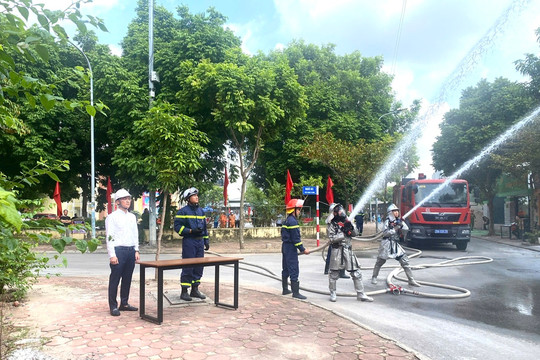 Xã Gia Lâm thực tập phương án chữa cháy, cứu nạn, cứu hộ tại khu dân cư