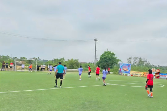 Bóng đá nữ lan tỏa ở Hát Môn
