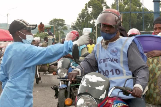 Pháp tăng cường hỗ trợ Congo ứng phó dịch Ebola