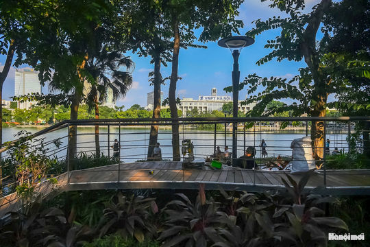 Không gian “Dải lụa ký ức” bên Hồ Gươm đang gấp rút hoàn thiện