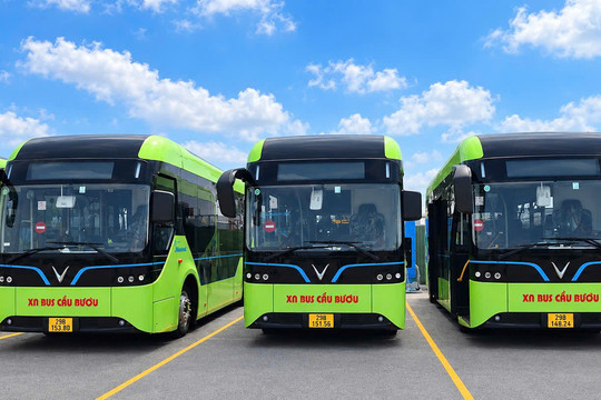 Transerco đưa 28 xe buýt điện vào hoạt động trên tuyến 22A và 22B