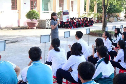 Ngăn chặn môi giới mại dâm qua mạng: Cần nhiều giải pháp đồng bộ