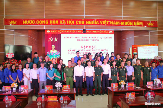 Phường Phú Thượng gặp mặt kỷ niệm 80 năm Ngày truyền thống lực lượng vũ trang Thủ đô