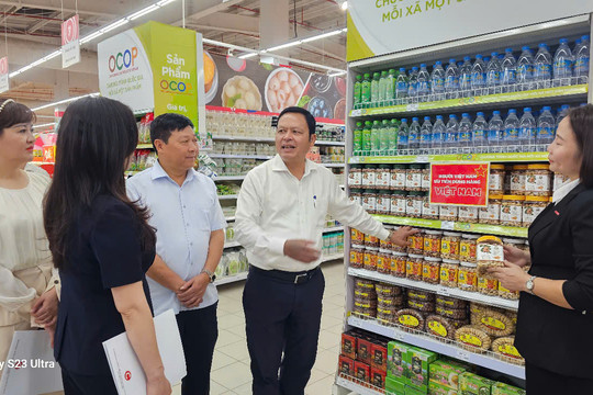 Phường Yên Hòa triển khai cuộc vận động dùng hàng Việt gắn với các nhiệm vụ của địa phương