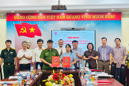 Phường Văn Miếu - Quốc Tử Giám bàn giao Ban Chỉ đạo 57 về phát triển khoa học, công nghệ
