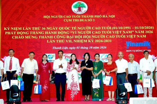 Vinamilk đồng hành chăm sóc sức khỏe và đời sống tinh thần người cao tuổi cả nước
