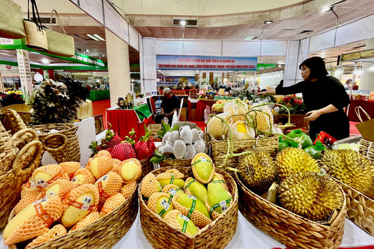 Hàng ngàn đặc sản vùng miền quy tụ tại Hà Nội