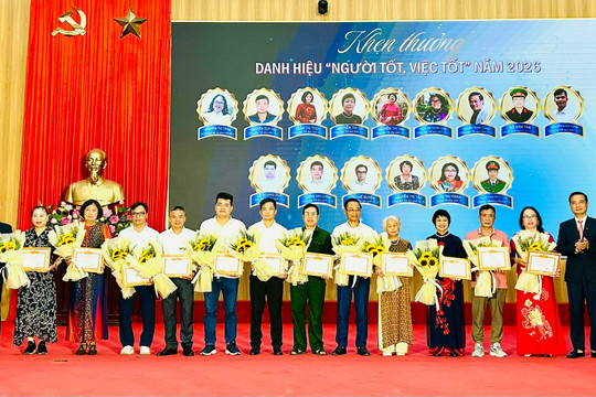 Phường Hoàng Mai vinh danh 29 gương “Người tốt việc tốt”, khen thưởng 19 cá nhân đạt giải