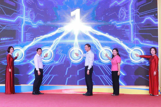 Học sinh phường Vĩnh Hưng trải nghiệm khoa học, công nghệ và AI