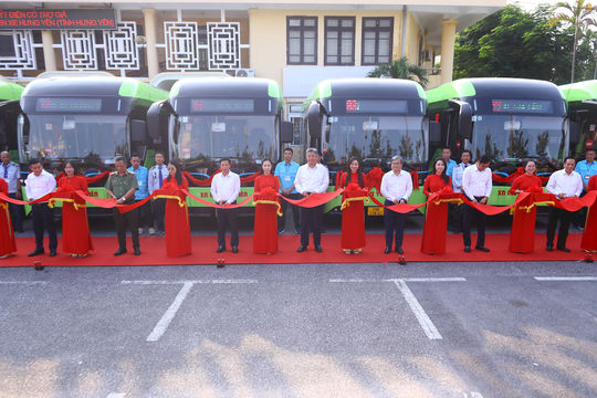 Mở tuyến xe buýt điện kết nối Hà Nội với Hưng Yên