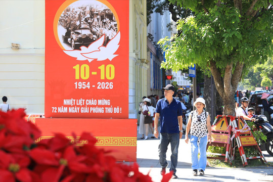 Hà Nội rực rỡ cờ hoa chào mừng 72 năm Ngày Giải phóng Thủ đô