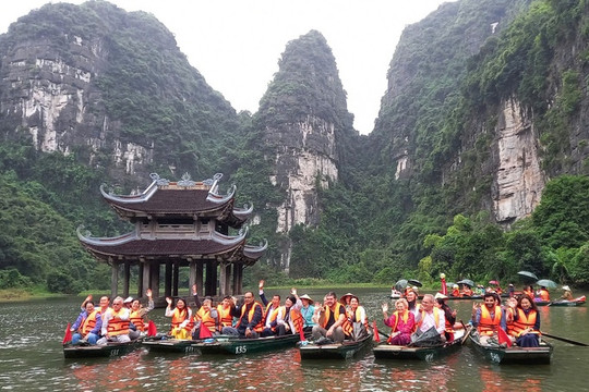 Thúc đẩy du lịch, phát huy giá trị di sản, phát triển công nghiệp văn hóa