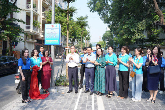 Phường Láng: Xóa sổ "điểm đen" rác thải, khơi thông điểm nghẽn môi trường bằng mô hình tự quản