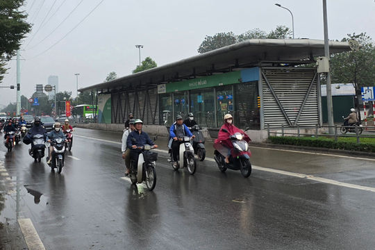 Hà Nội mưa dông trong ngày 10-10