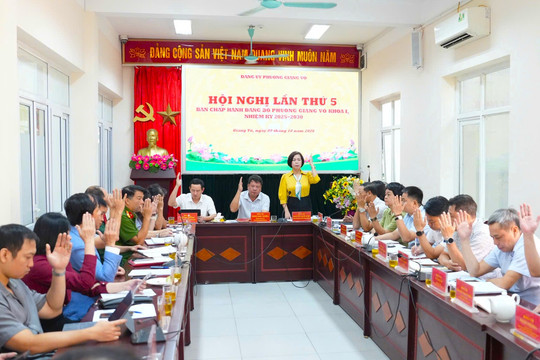 Đảng ủy phường Giảng Võ sắp xếp lại tổ chức đảng trực thuộc