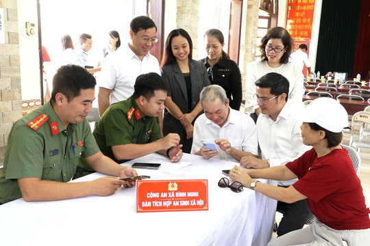 Xã Bình Minh đưa kỹ năng số đến gần người dân